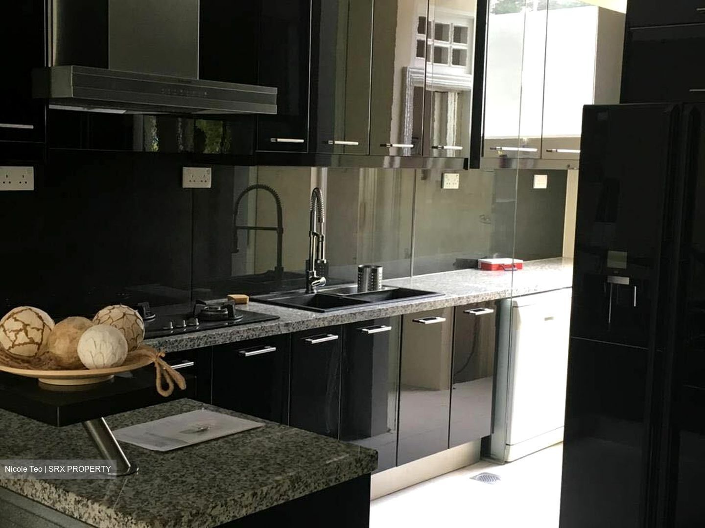 Kew Crescent (D16), Terrace #357374811